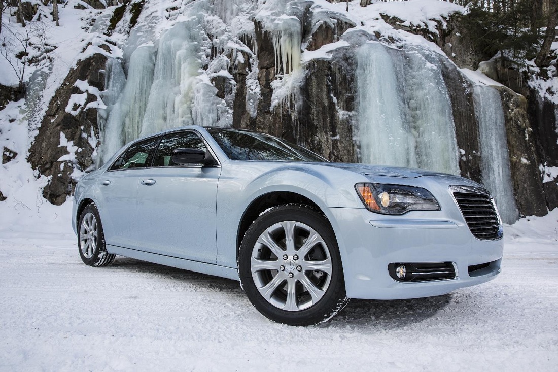 New 2013 Chrysler 300 Glacier (4).jpg